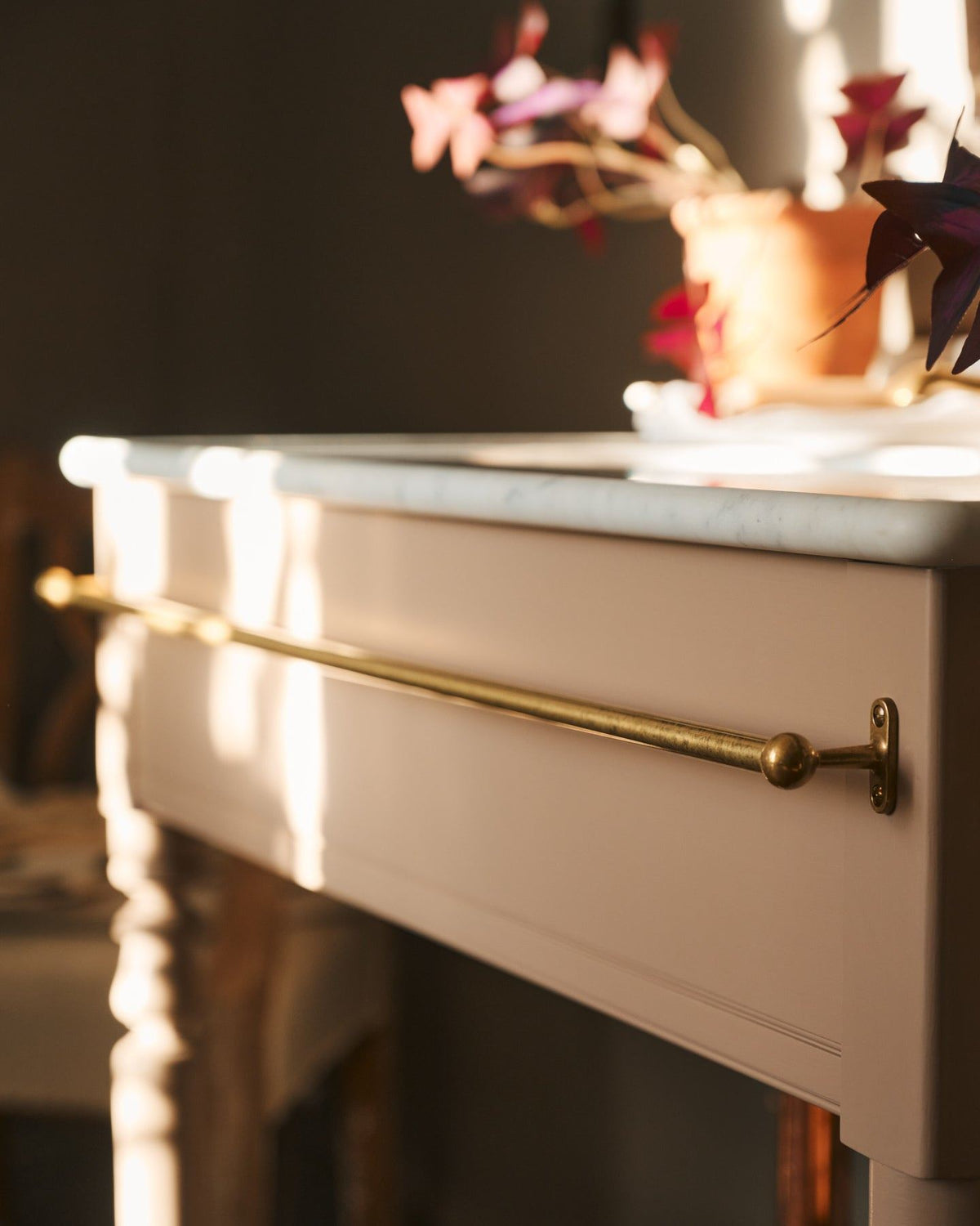 The Victorian Washstand with Pillar Taps - Large, Princelet Pink, Carrara Marble Worktop TEST