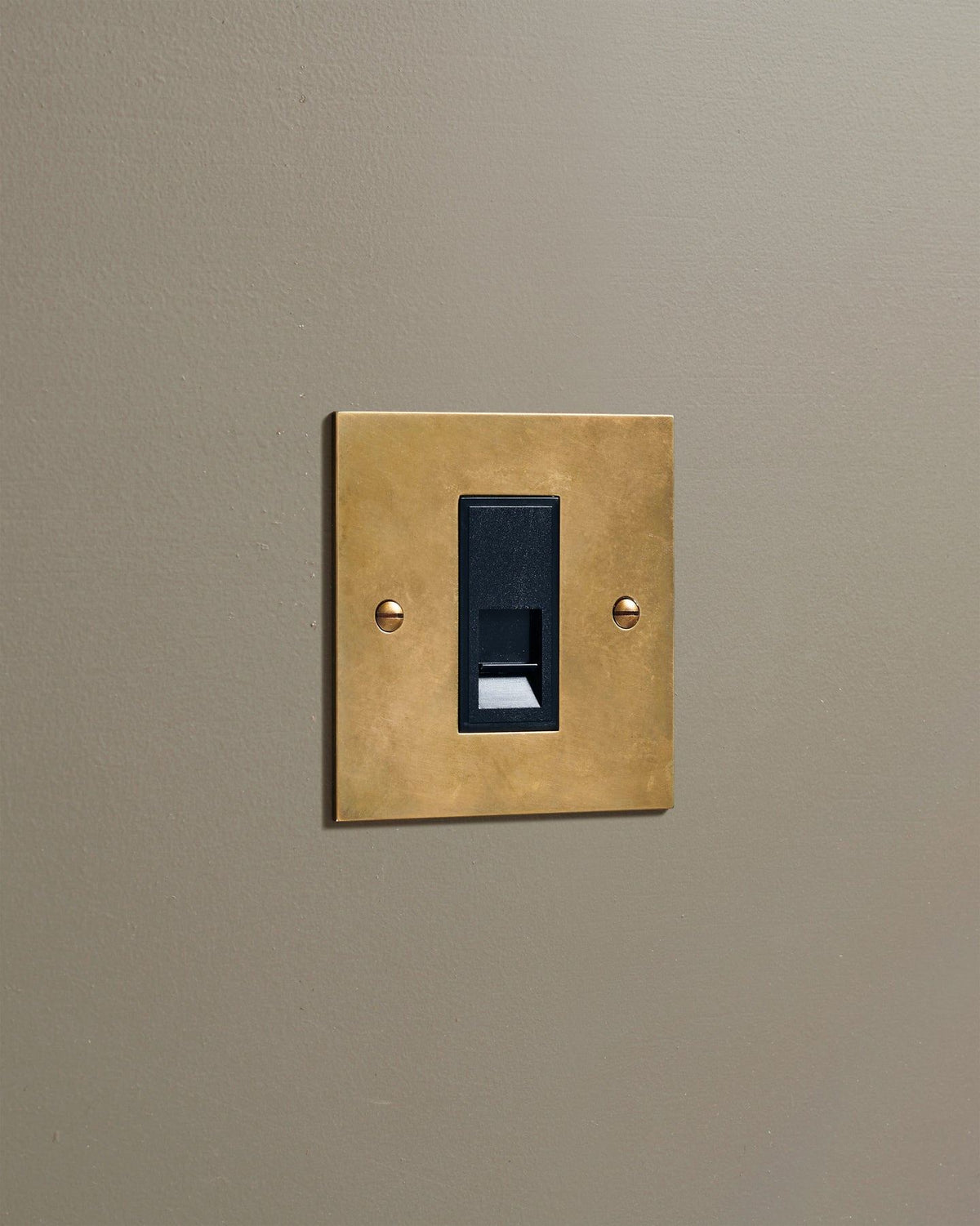 Heirloom Brass Classic Ethernet Outlet TEST