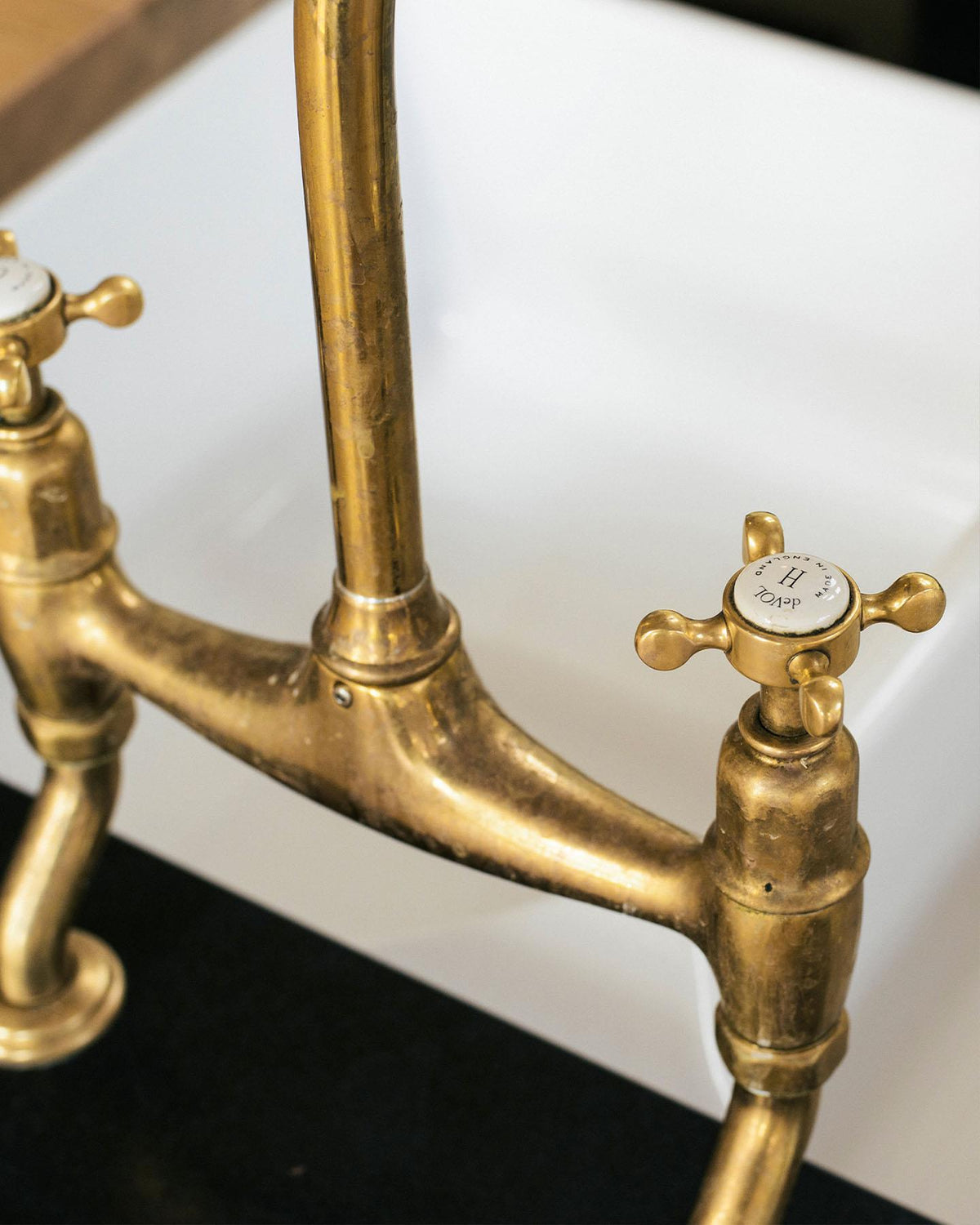 deVOL Aged Brass Ionian Tap TEST