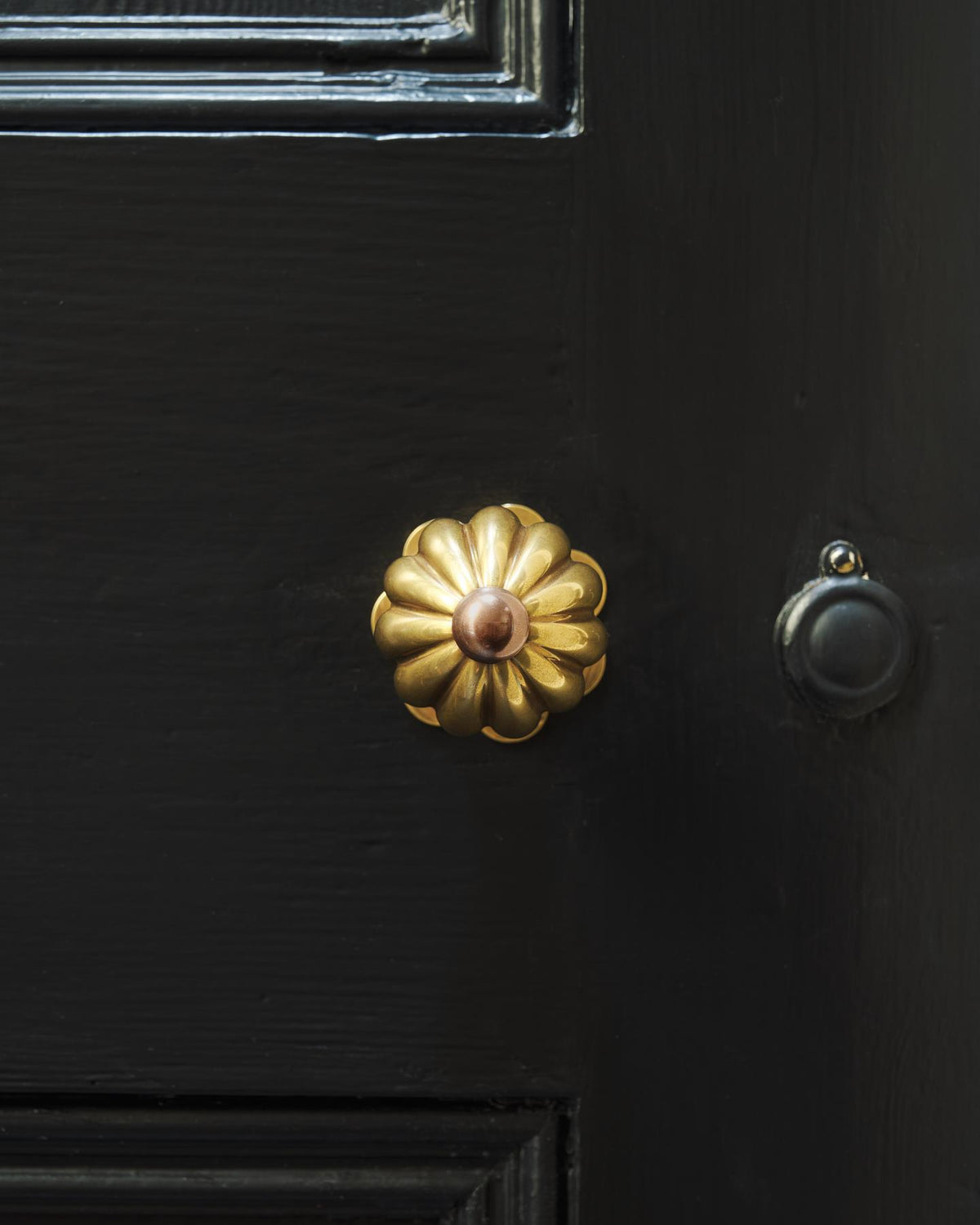The Marguerite Doorknob with Marguerite Backplate TEST