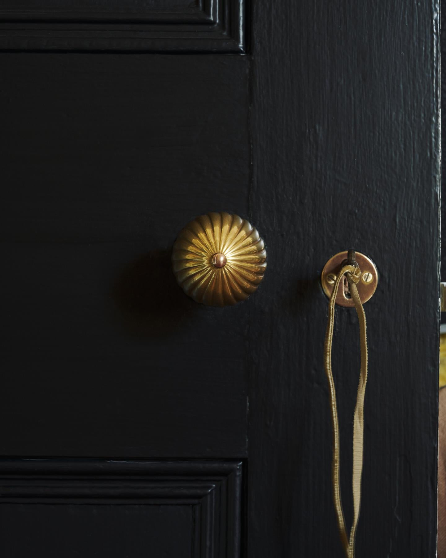 The Cecily Doorknob with Cecily Backplate