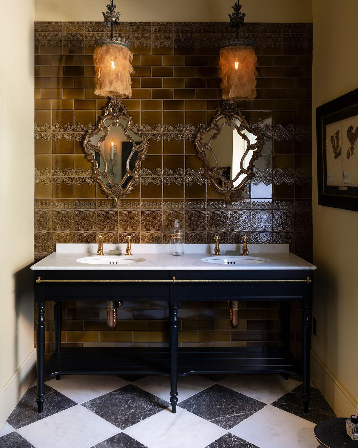 The Victorian Washstand - Pillar Taps, Twin, Princelet Pink TEST