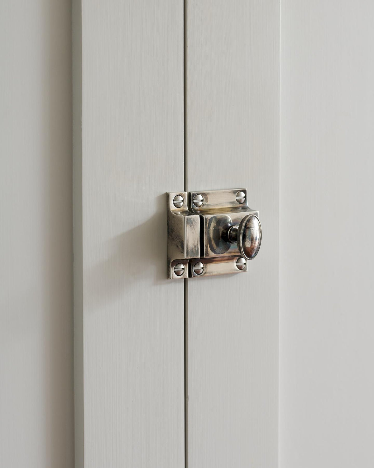 The deVOL Classic Cupboard Catch - Antique Silver TEST