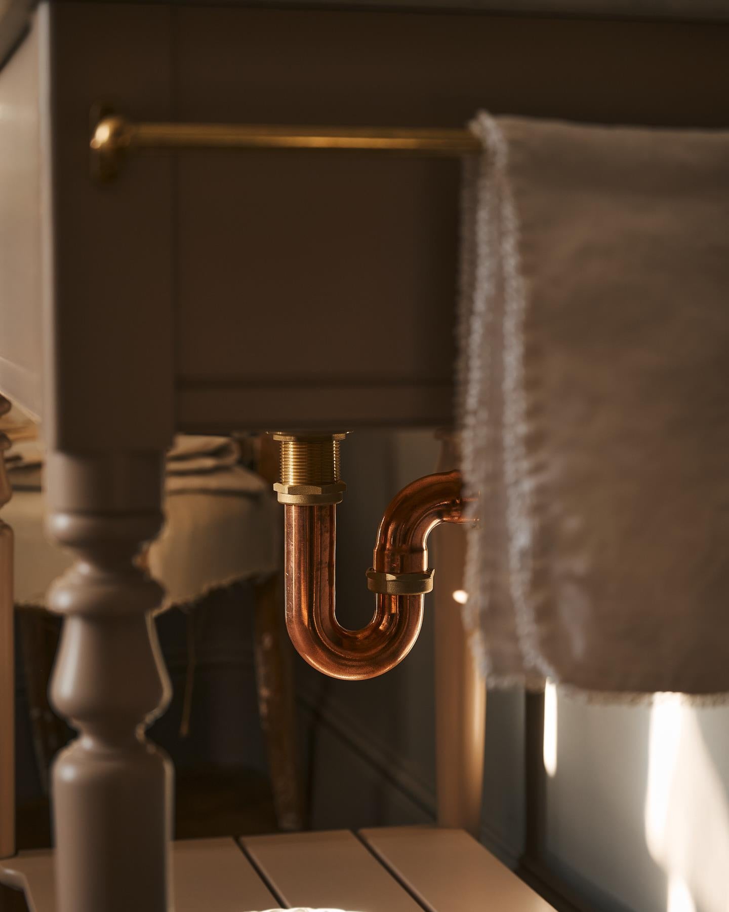 The Victorian Washstand - Mixer Tap, Twin, Princelet Pink
