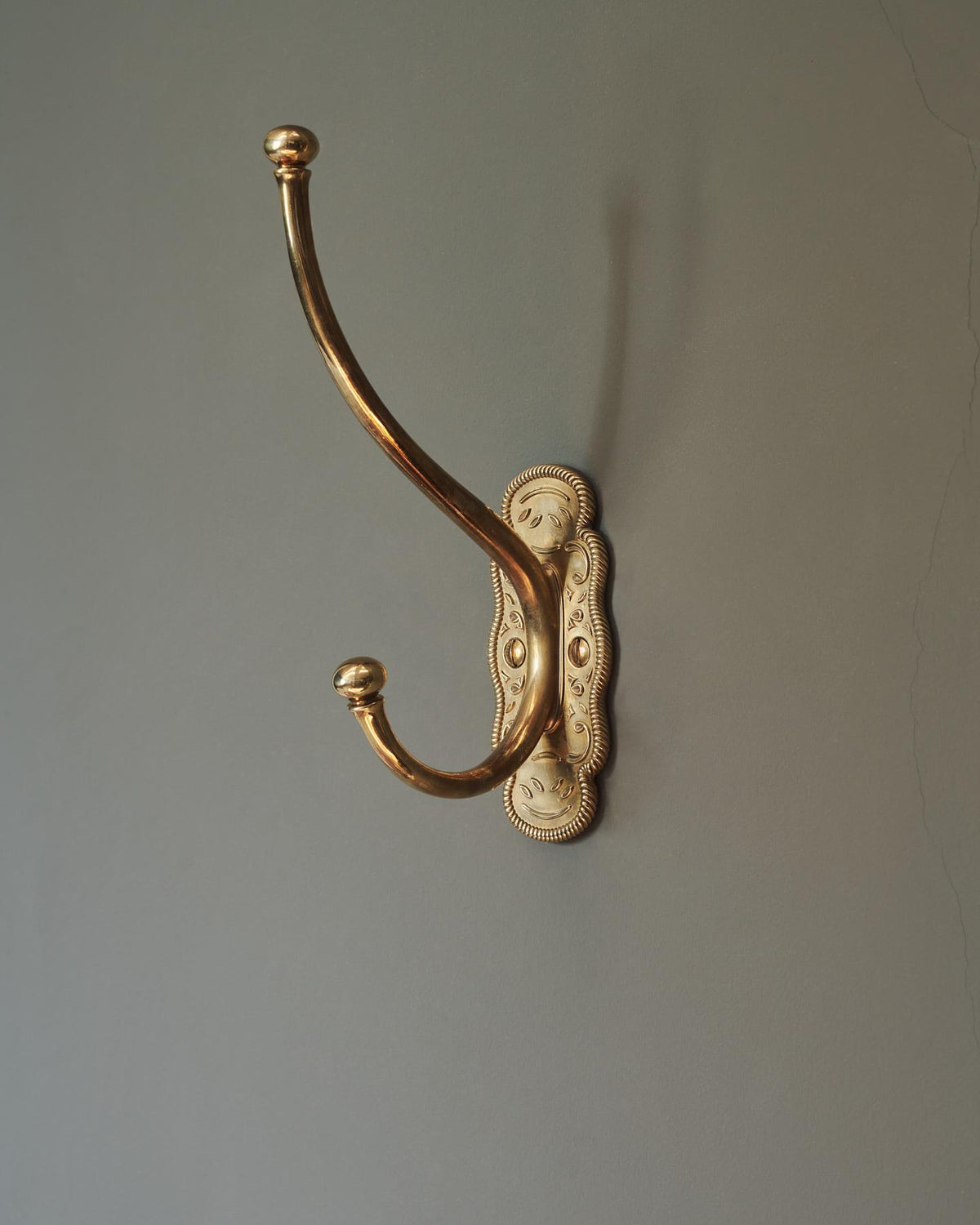 The Grand Parisian Café Hook TEST