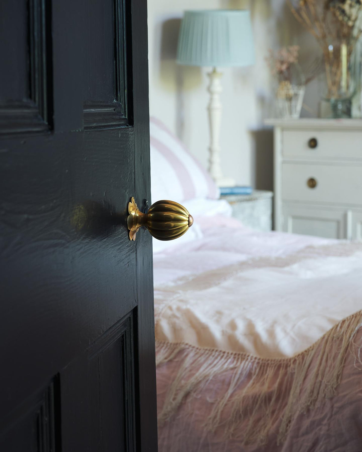 The Marguerite Doorknob with Marguerite Backplate TEST