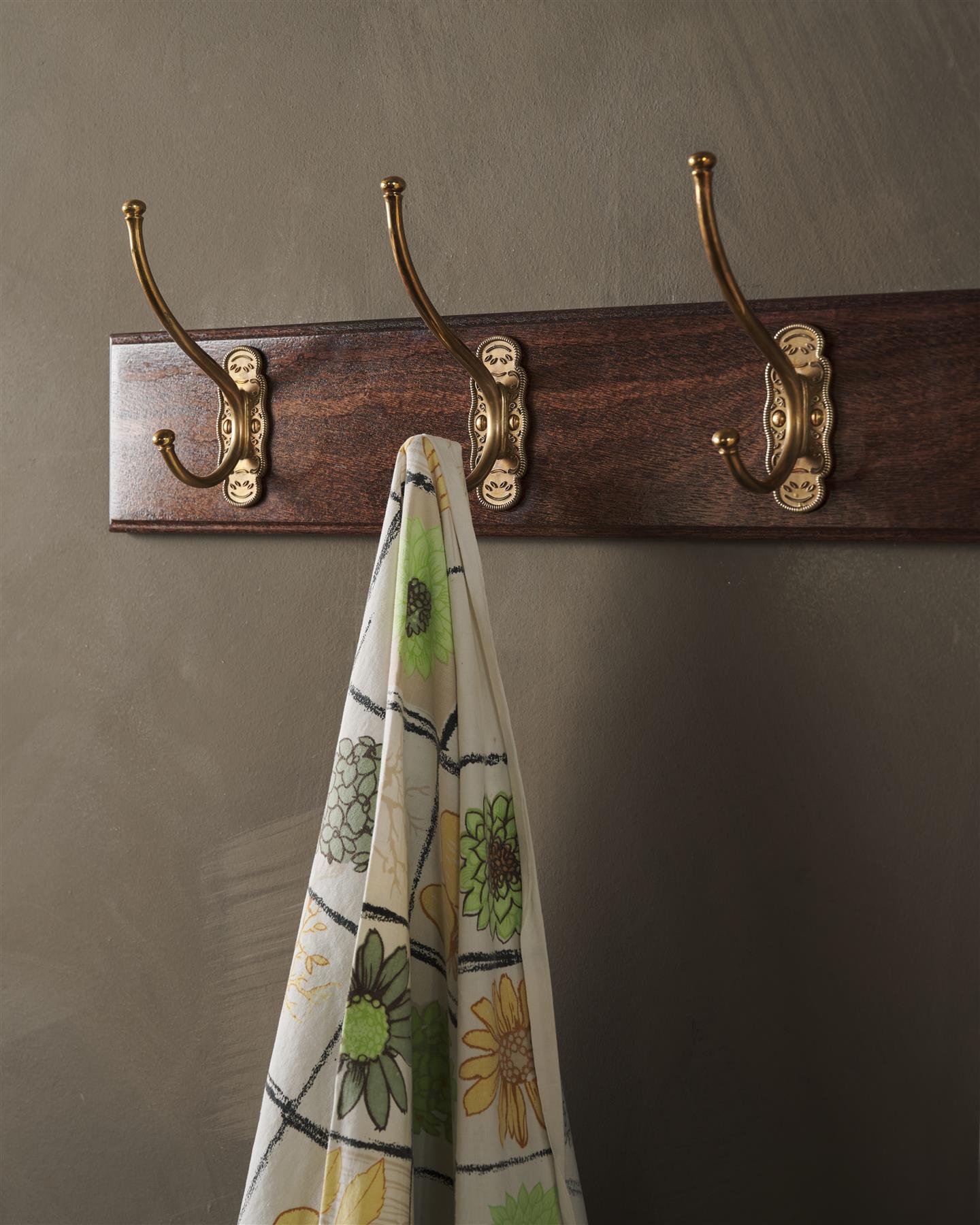 The Petite Parisian Café Hook Rack - 7 Hooks, Mahogany Finish