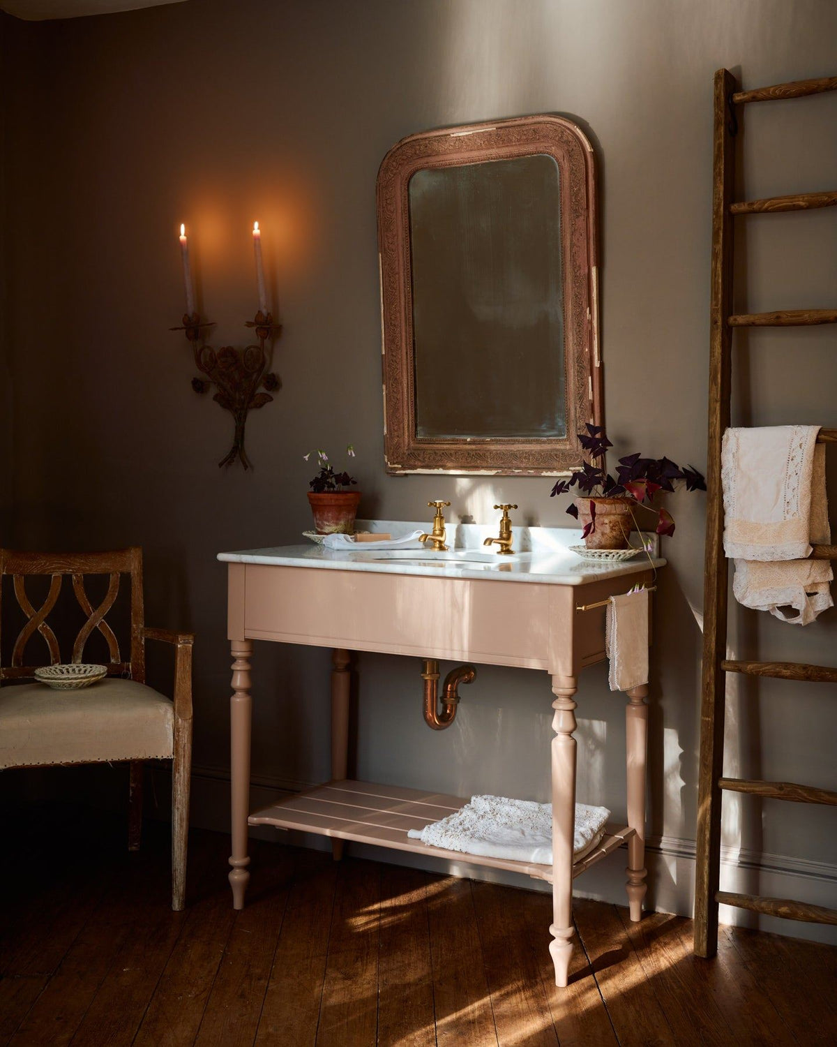 The Victorian Washstand - Pillar Taps, Large, Mushroom TEST