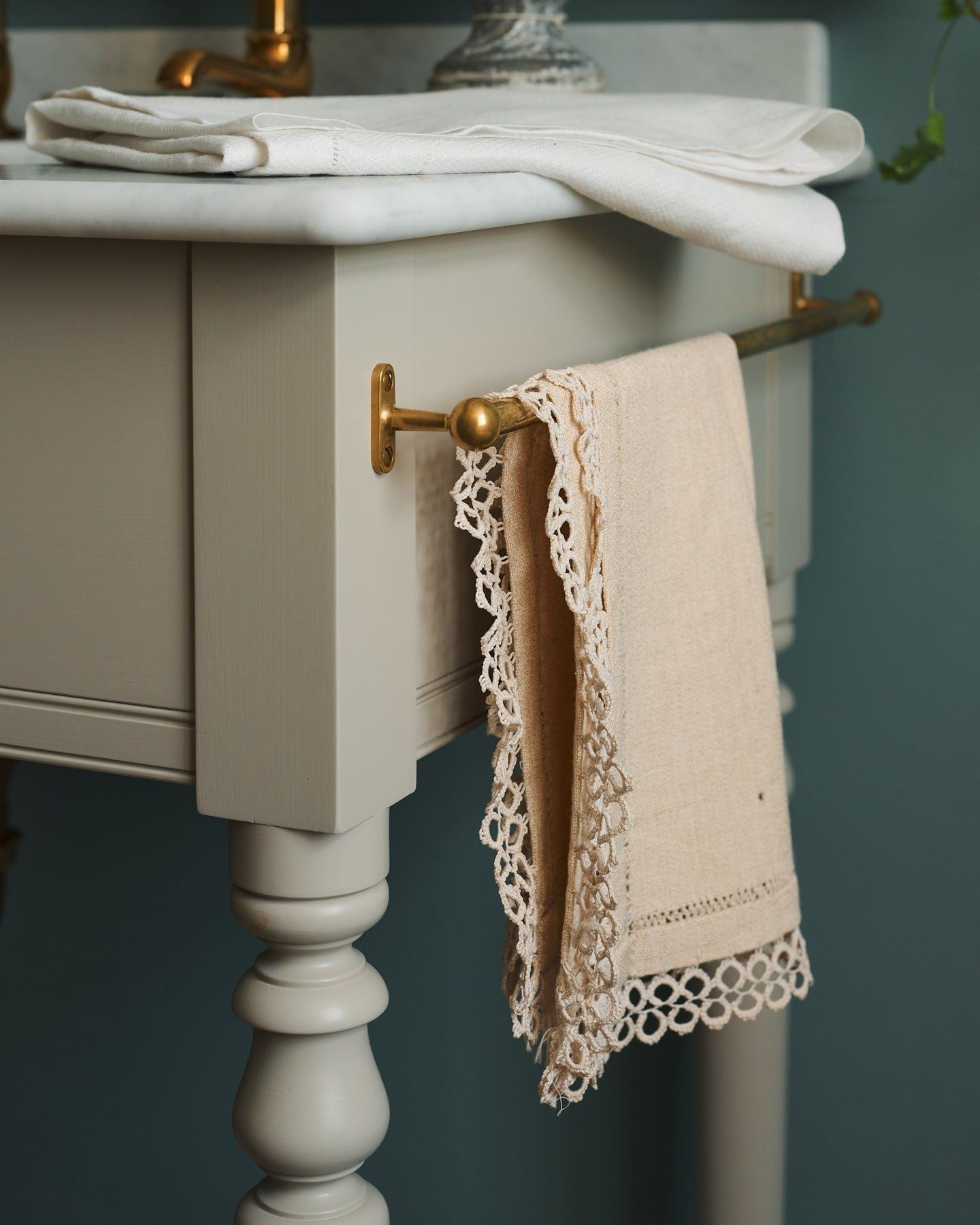 The Victorian Washstand - Mixer Tap, Small, Mushroom, Marble Worktop