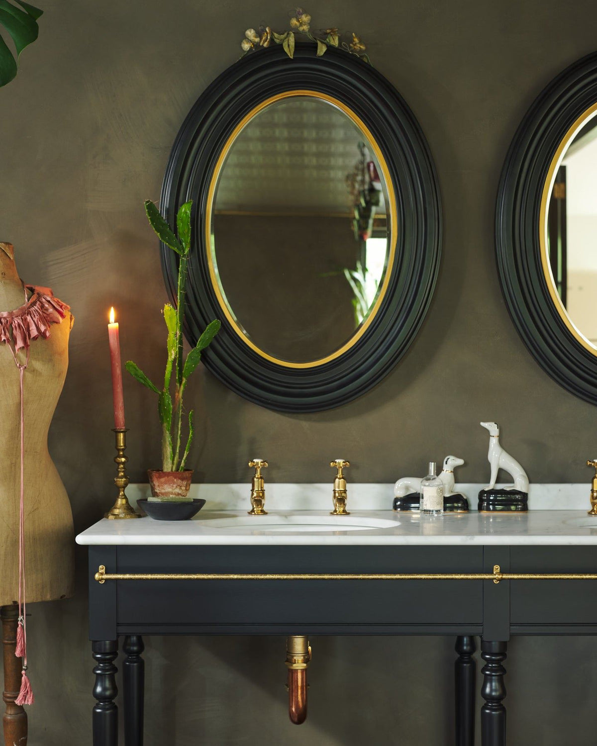 The Victorian Washstand - Pillar Taps, Twin, Mushroom, Marble Worktop TEST