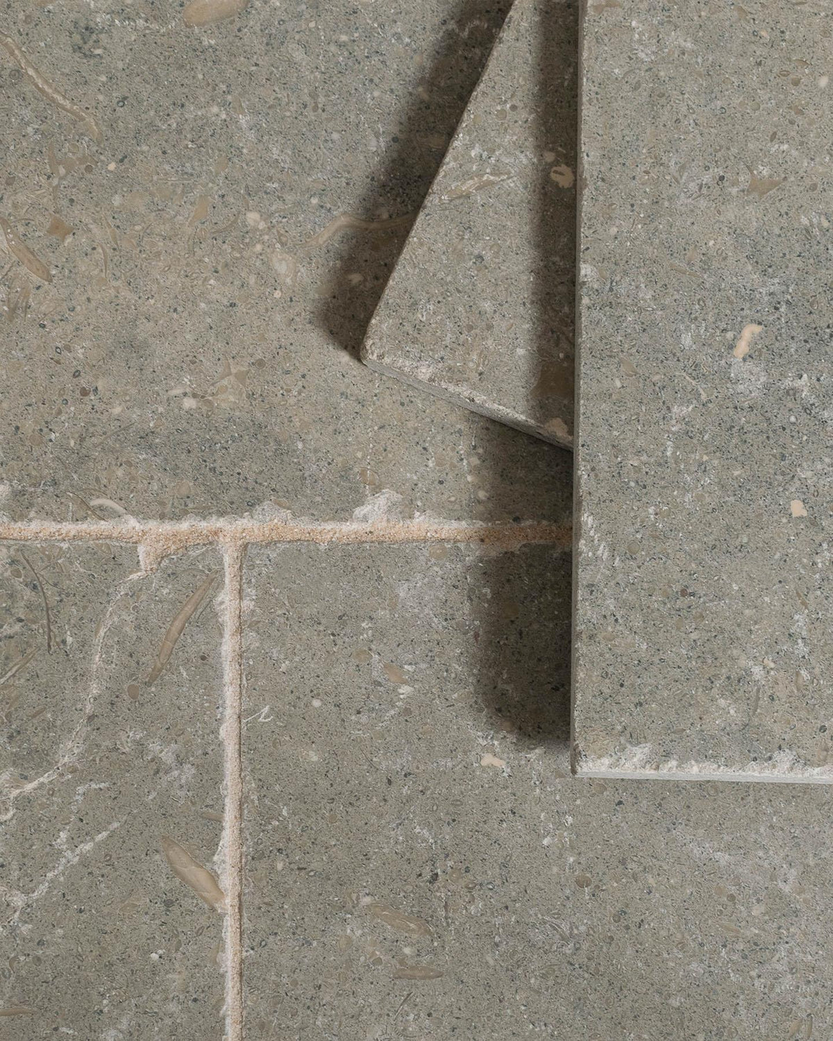 Seagrass Tumbled Limestone - 610mm x 406mm (10mm thick) TEST