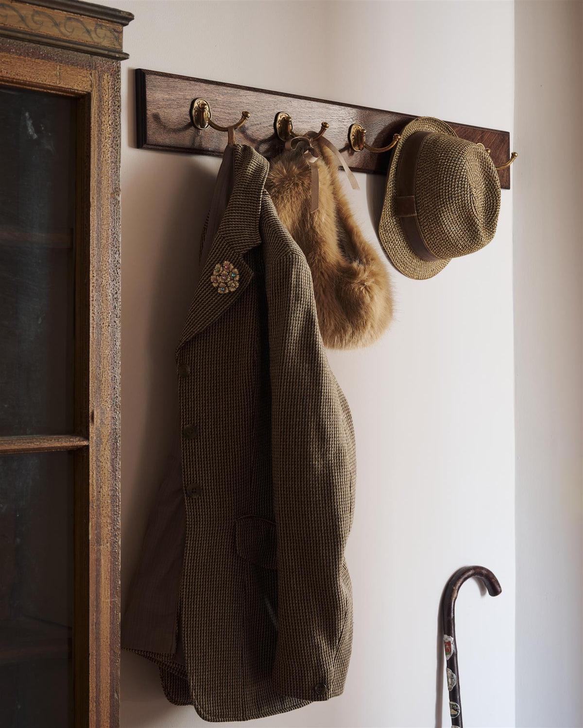 The Twin Parisian Café Hook Rack - 7 Hooks, Mahogany Finish TEST