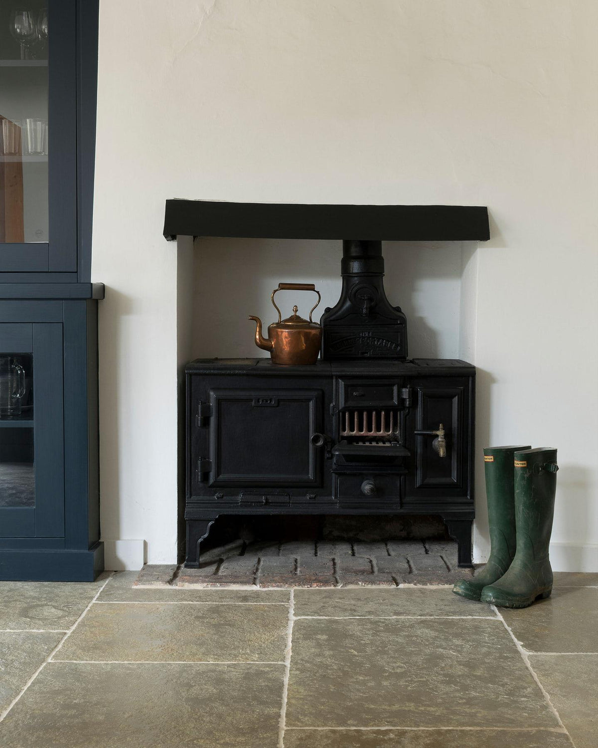 Umbrian Limestone -560mm x free lengths (20mm thick) TEST