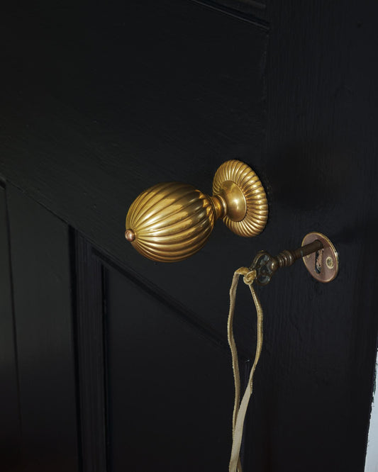 The Cecily Doorknob with Cecily Backplate