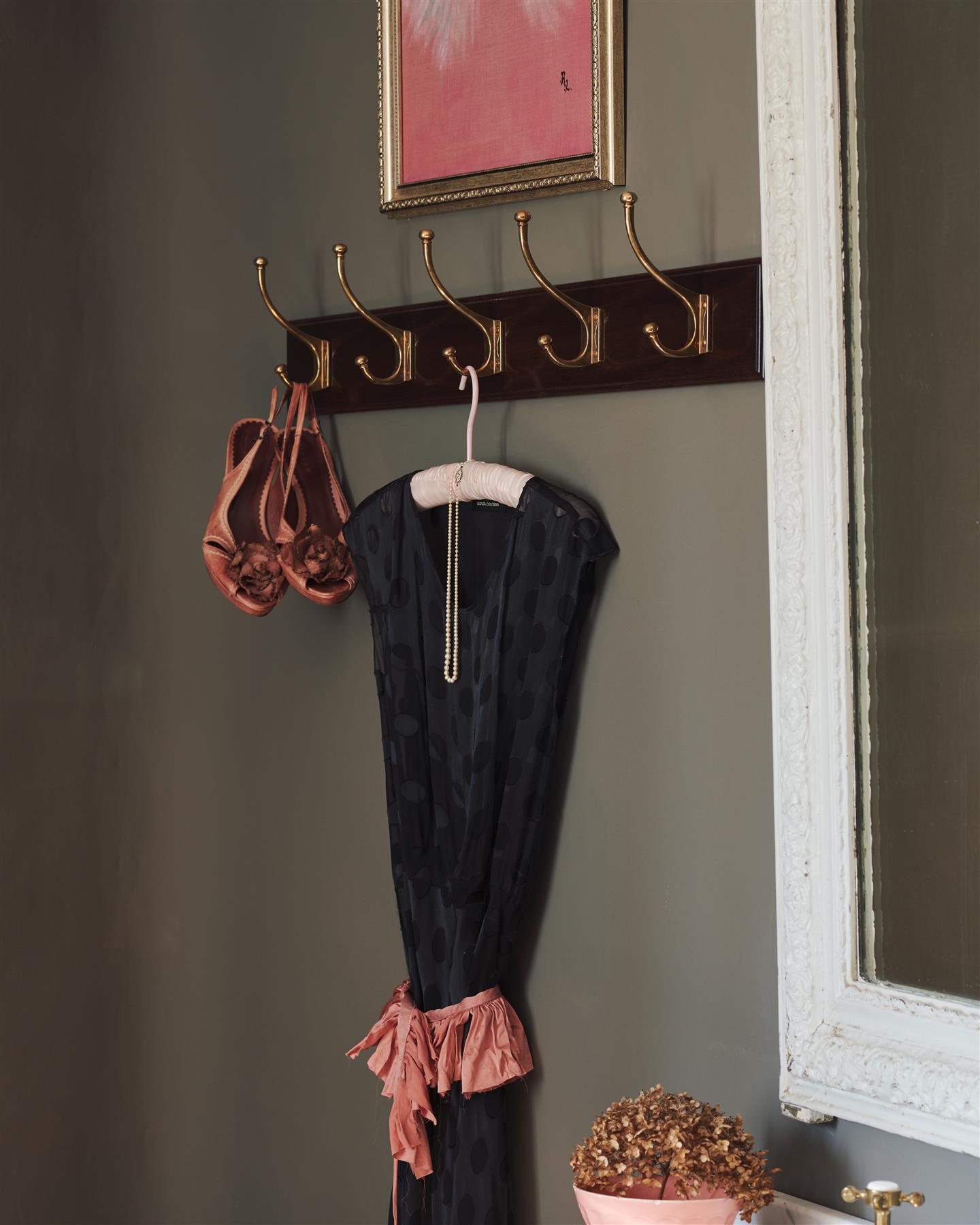 The Edwardian Coat Hook Rack - 6 Hooks, Mahogany Finish