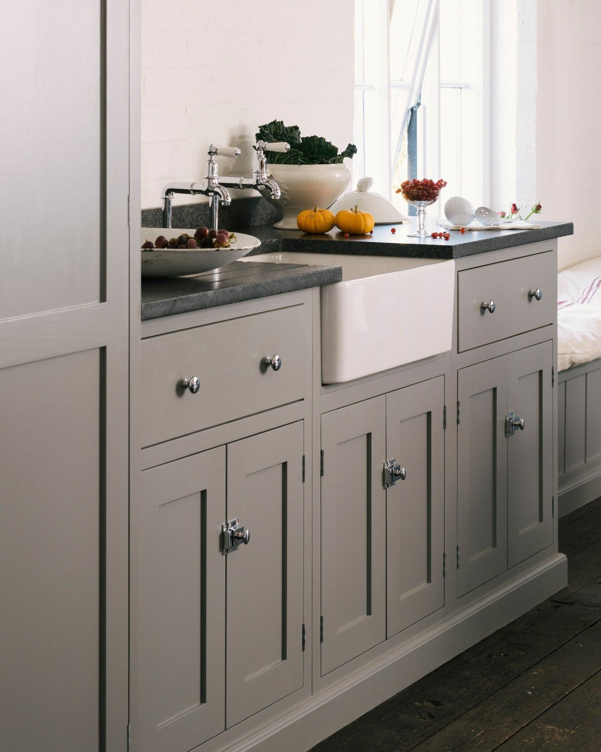 Bella Chrome Cupboard Catch TEST