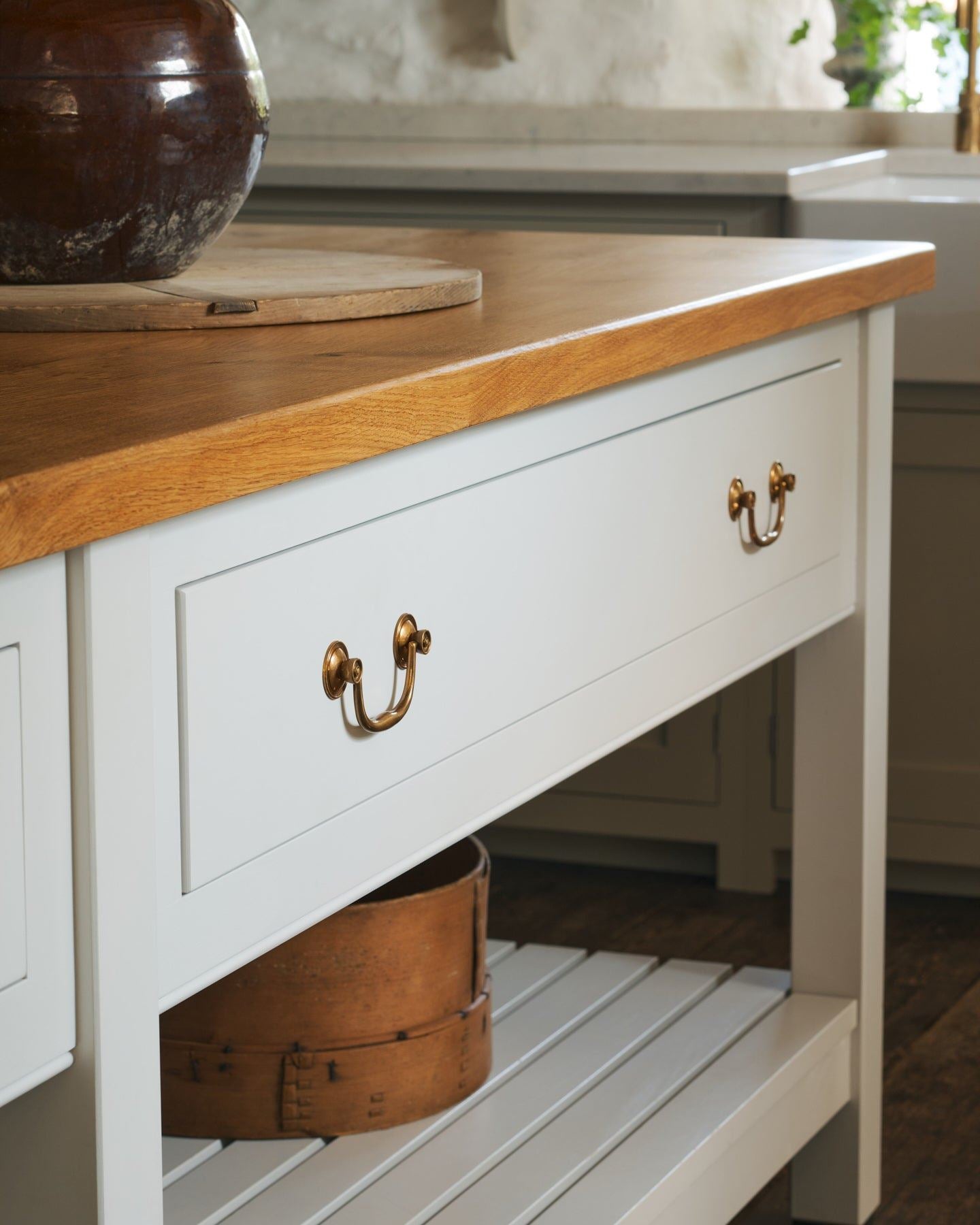 Petite Georgian Swing Handle - Heirloom Brass