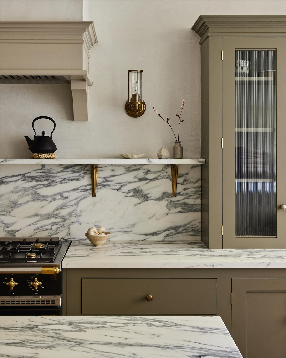 Classic Shelf Bracket - Brass TEST