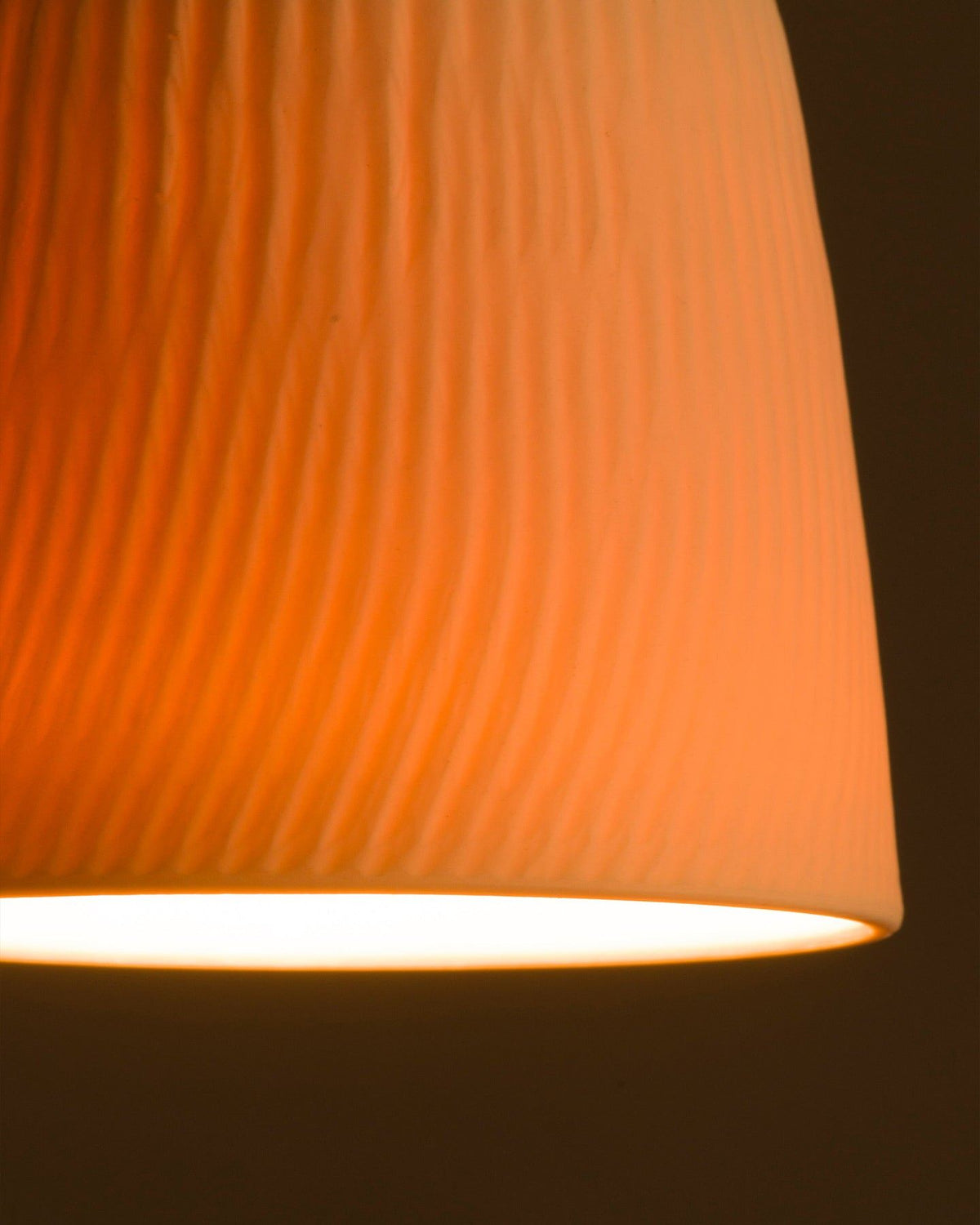 Small Chattered Beaker Porcelain Pendant Light TEST