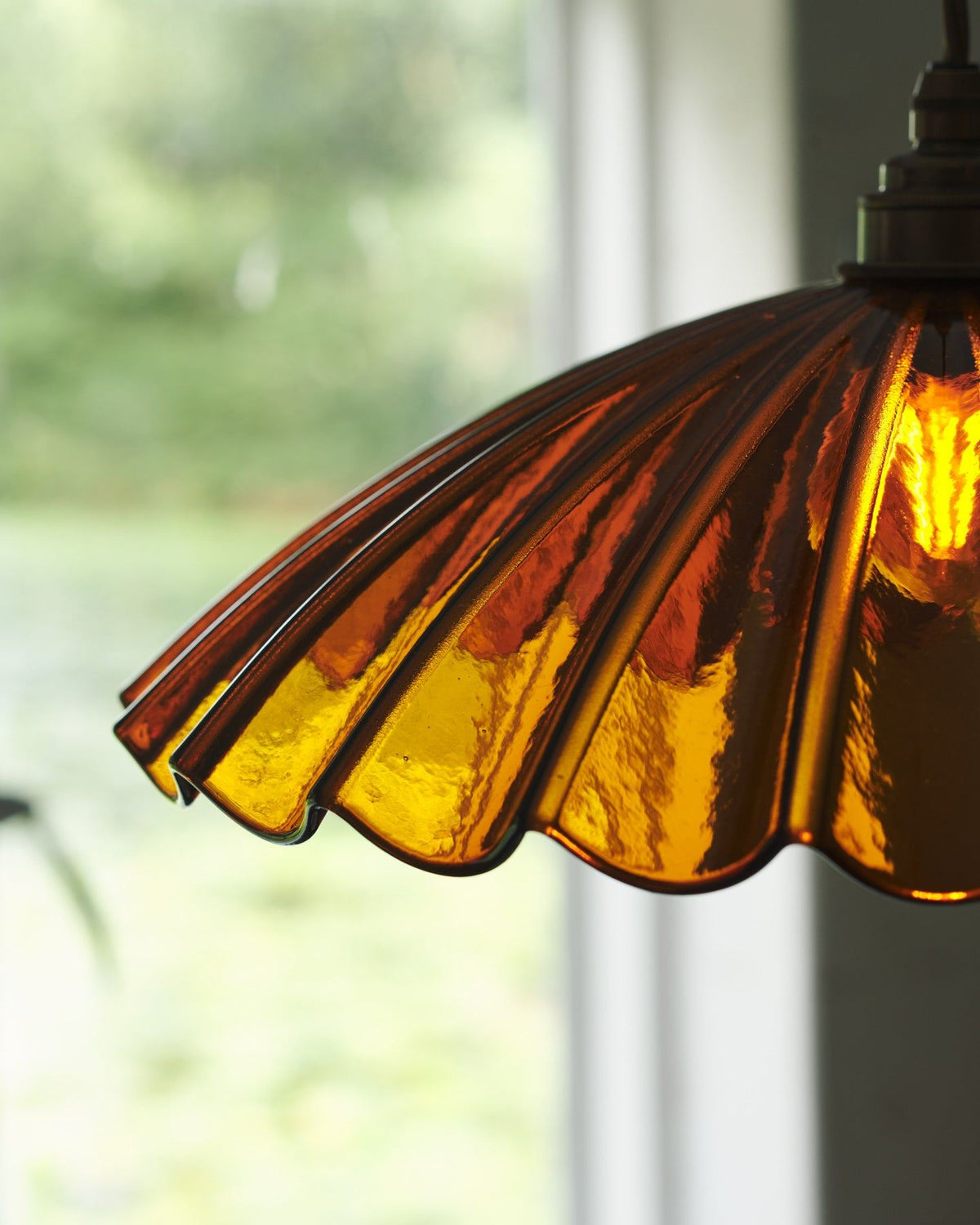 The Grand Frilly Amber Light TEST