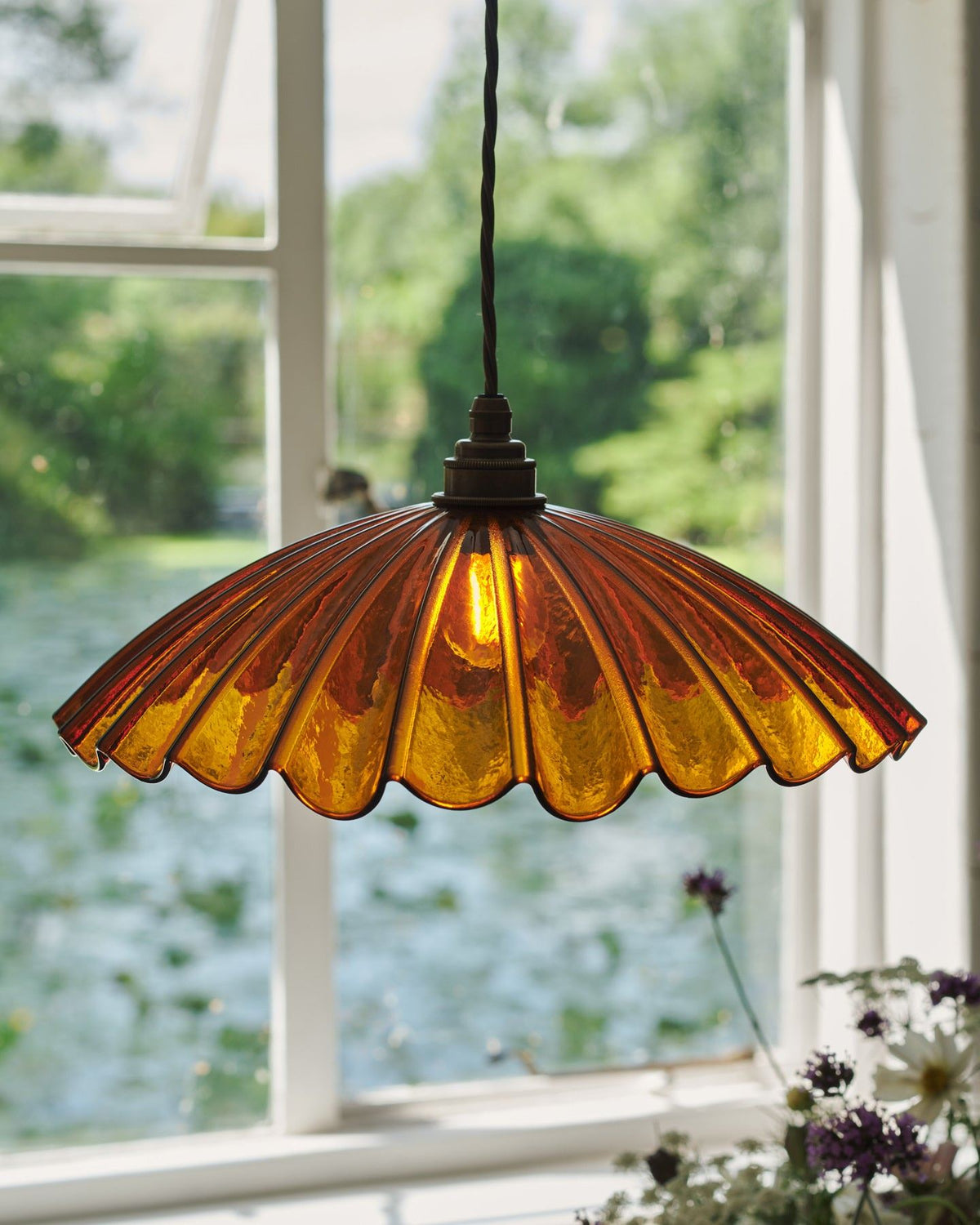 The Grand Frilly Amber Light TEST