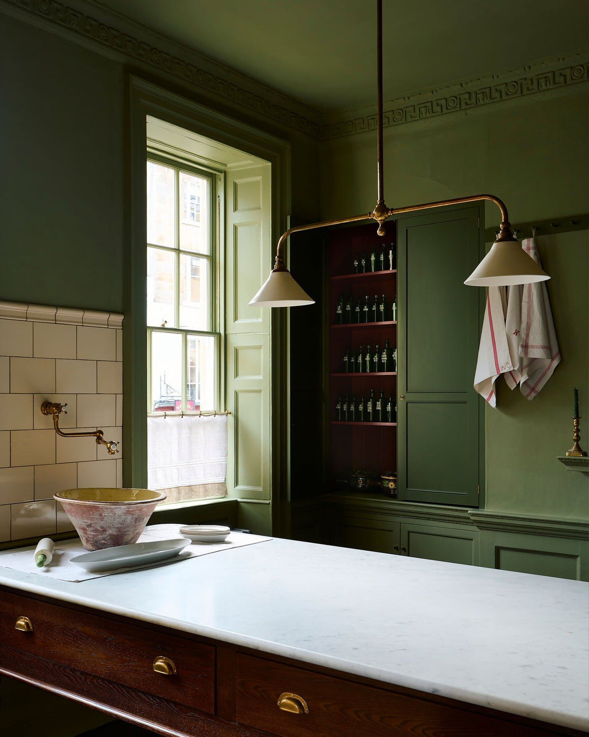 The Heirloom Gaselier Light with Porcelain Shades - Short TEST