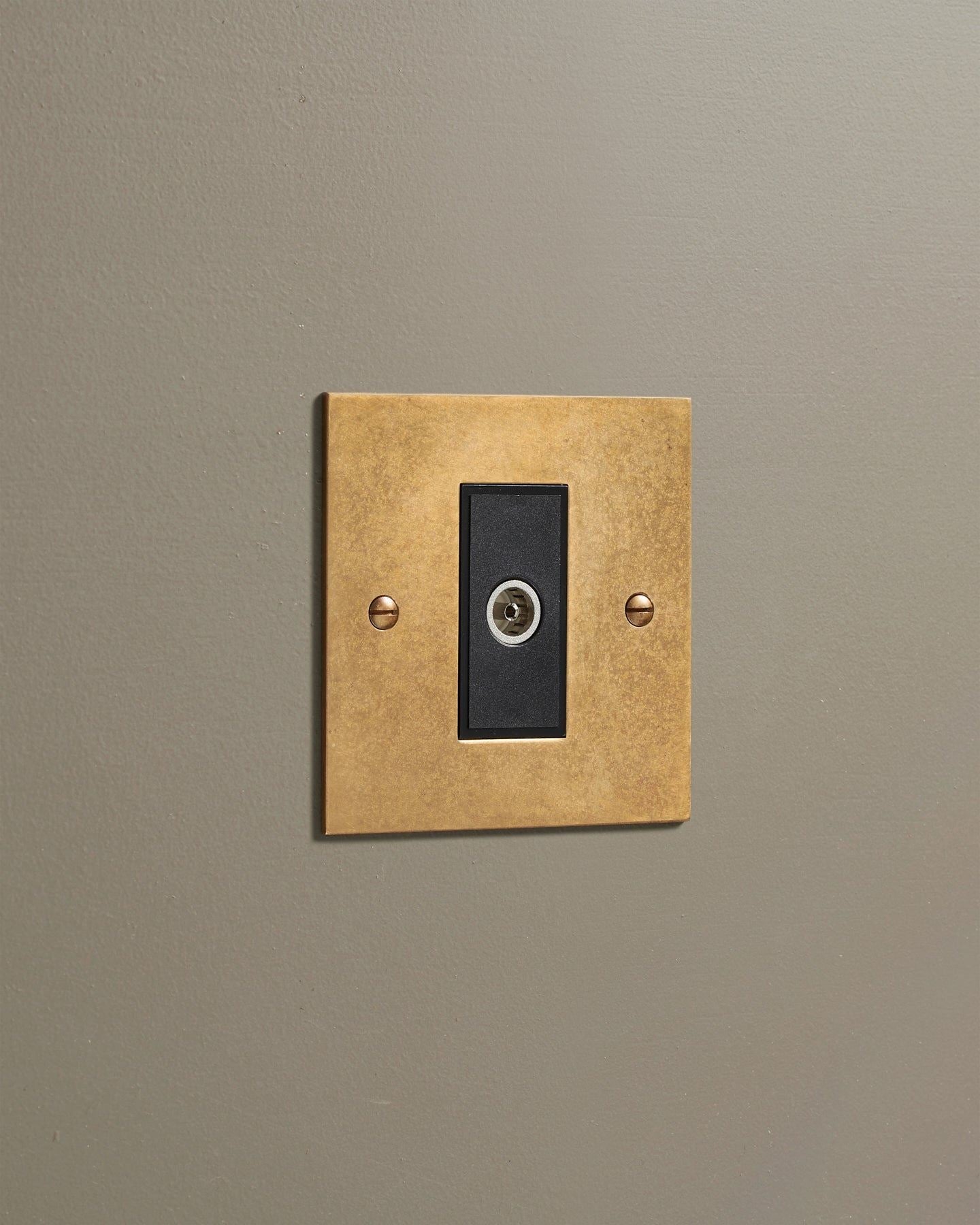 Aged Brass Classic TV Outlet