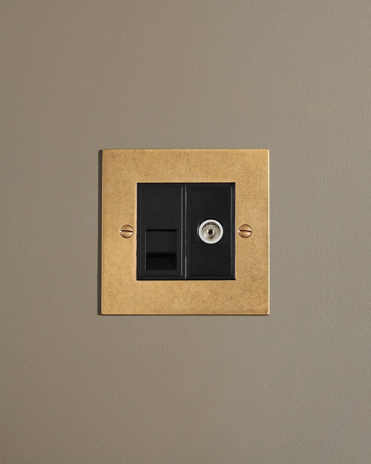 Aged Brass Classic TV & Telecom Outlet - 2 Gang